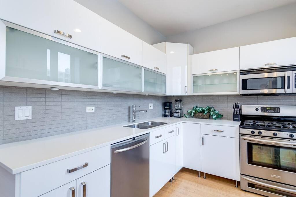Cozy Beautiful Downtown Unit Chi In Prime River North Location Near Mag Mile - 2 Chicago Buitenkant foto